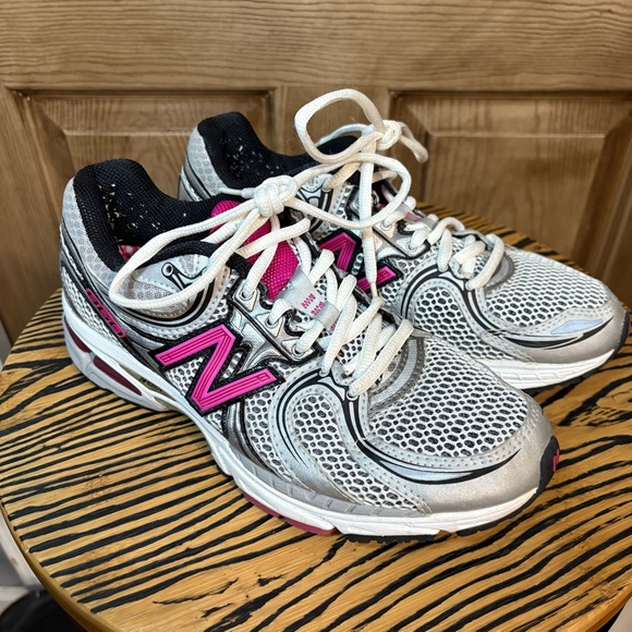 New Balance 860 Black Pink Susan G Komen Women’s 8 - Picture 1 of 7